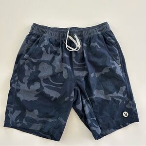 Vuori Men's Camo Shorts - Blue